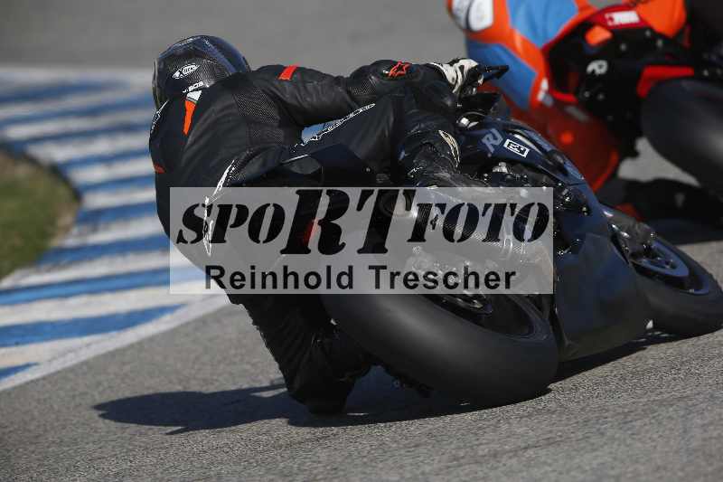 /Archiv-2024/02 29.01.-02.02.2024 Moto Center Thun Jerez/Gruppe schwarz-black/backside